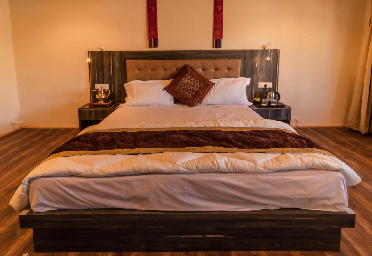 Sindhu Residency Hotell She Exteriör bild